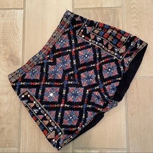 ✨PRICE DROP✨ Patterned sequin shorts